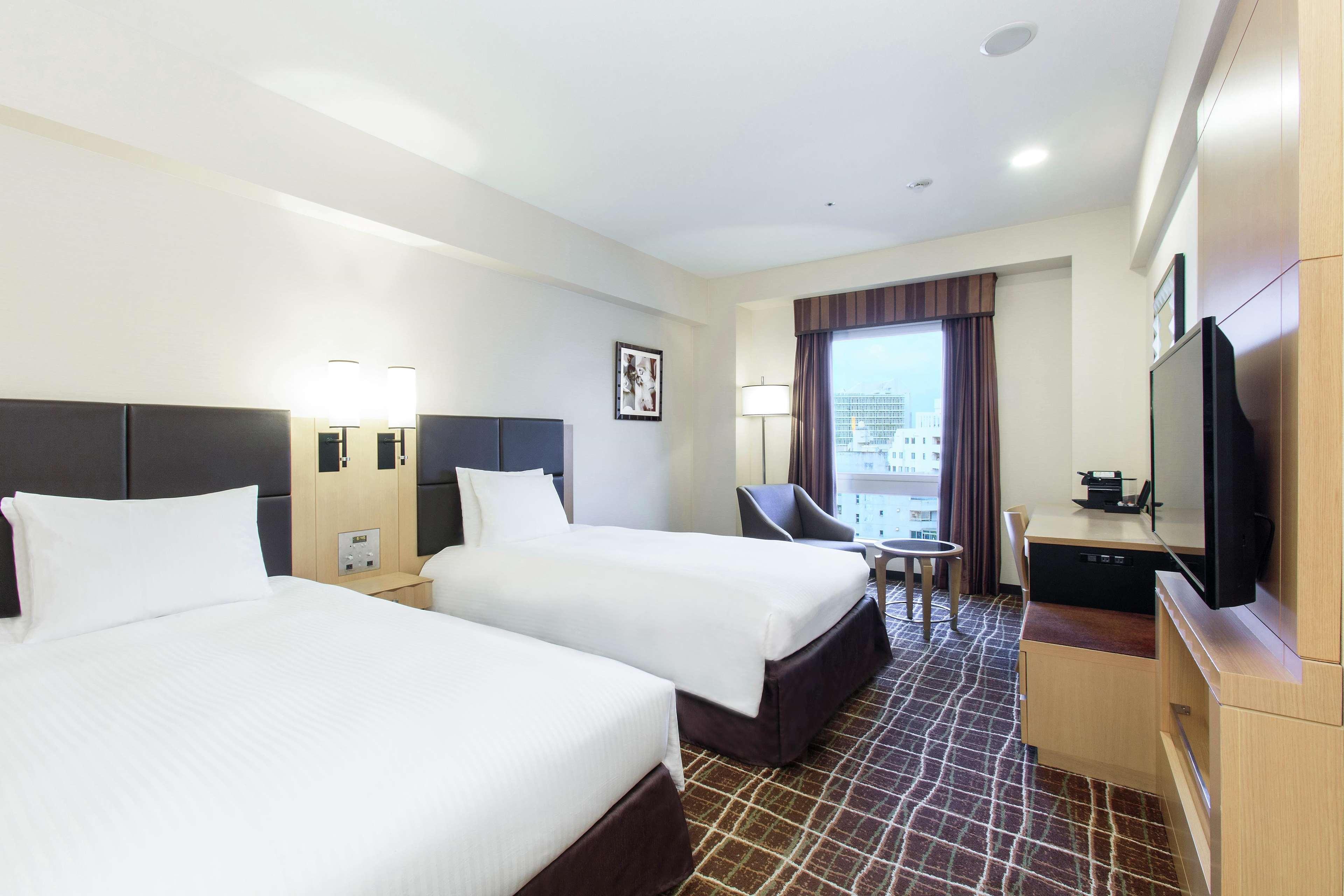 Doubletree By Hilton Naha Hotel Buitenkant foto