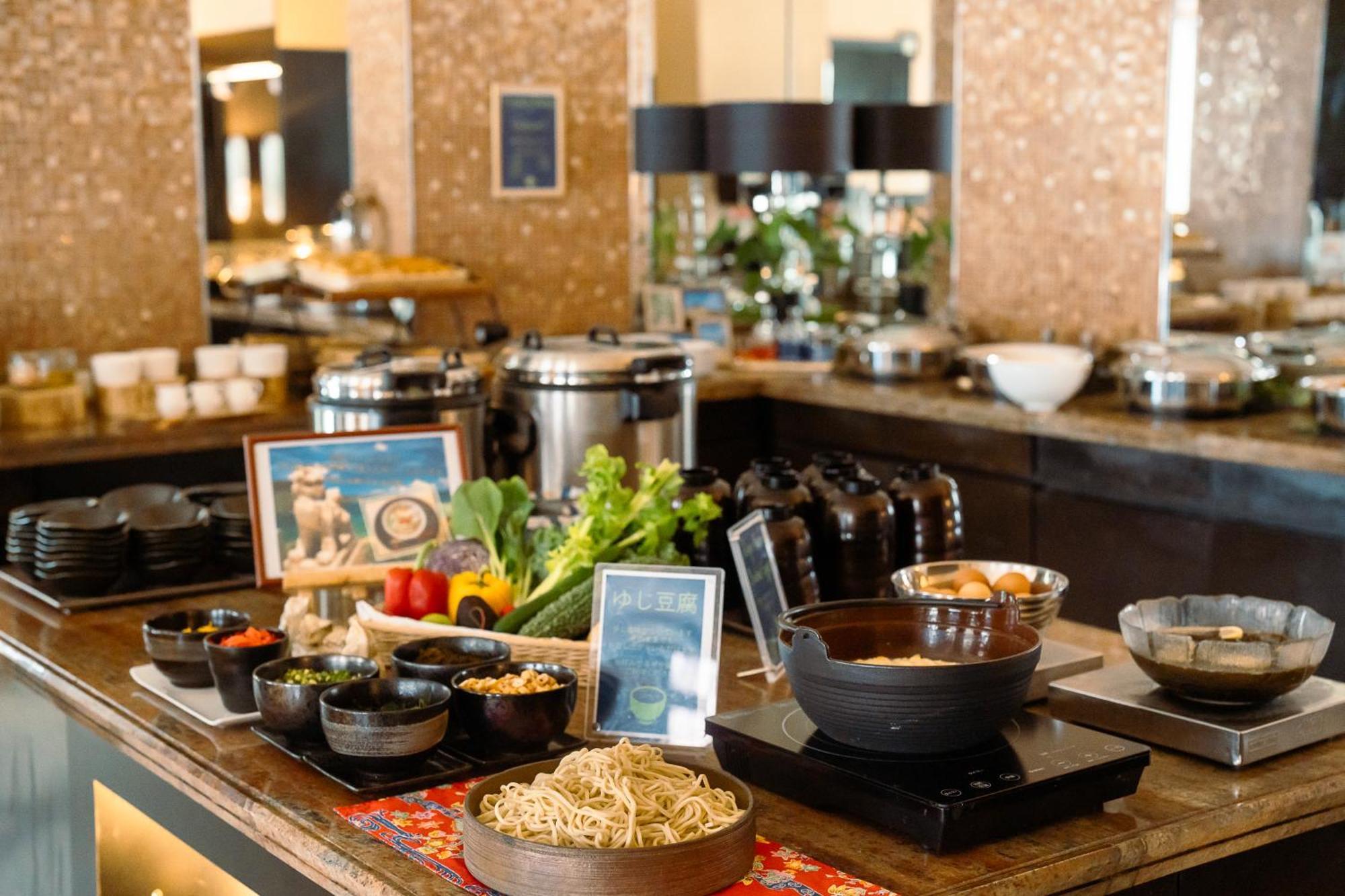 Doubletree By Hilton Naha Hotel Buitenkant foto