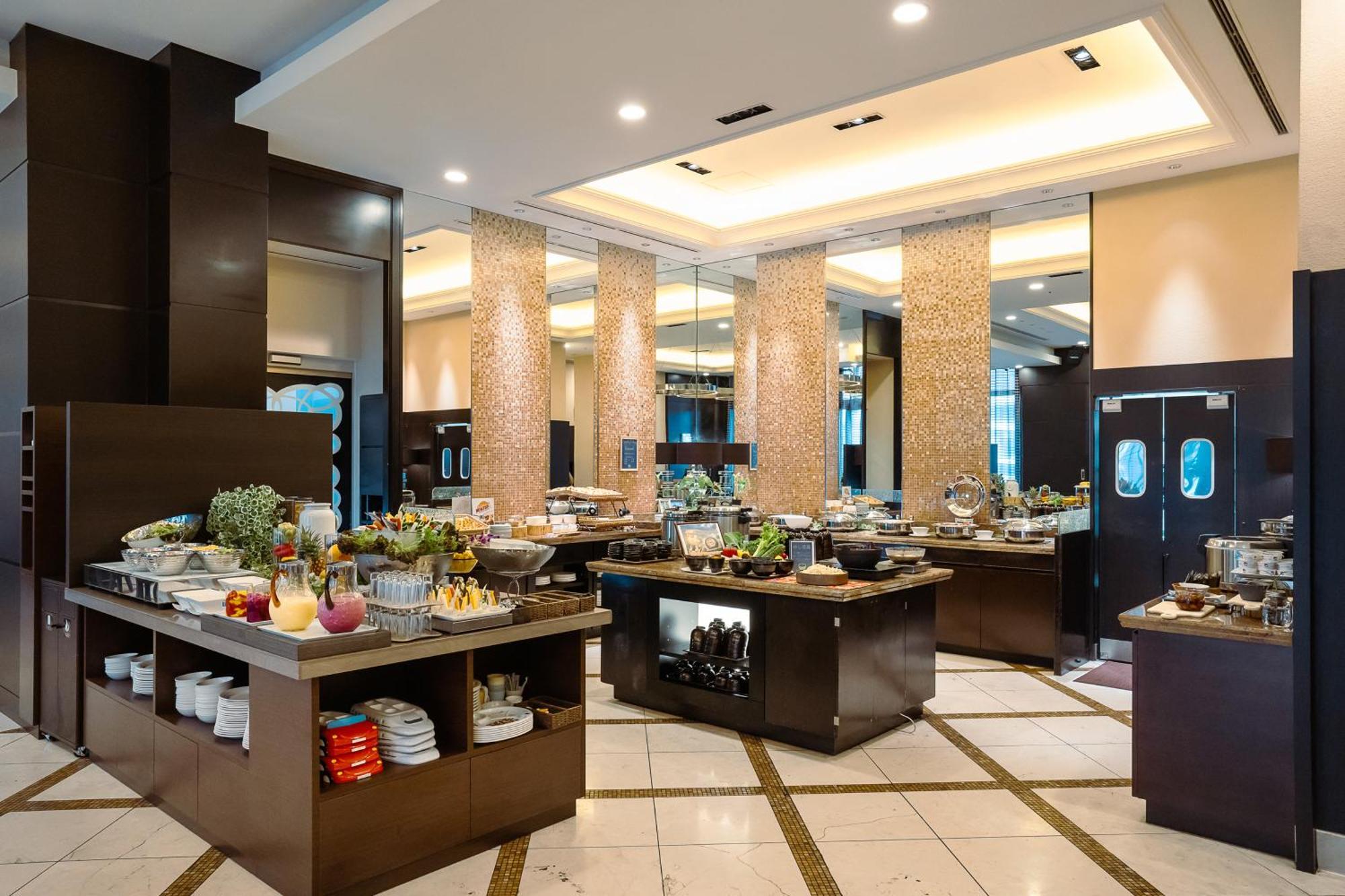 Doubletree By Hilton Naha Hotel Buitenkant foto